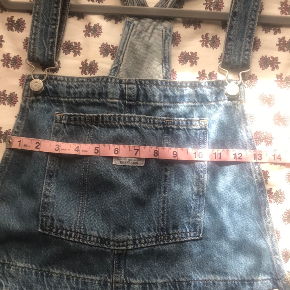 Levi’s Classic Blue Denim Overalls Urban Outfitters - Picture 4 of 7